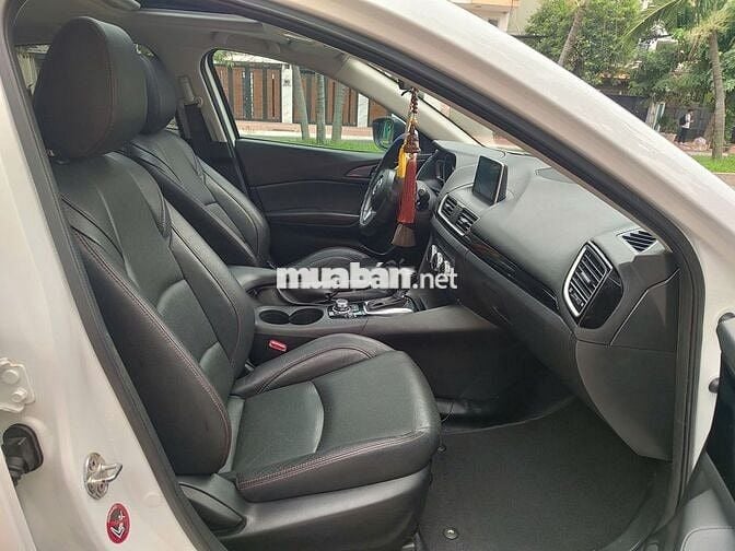 Mazda 3 2016 1.5 AT Sedan - 47000 km