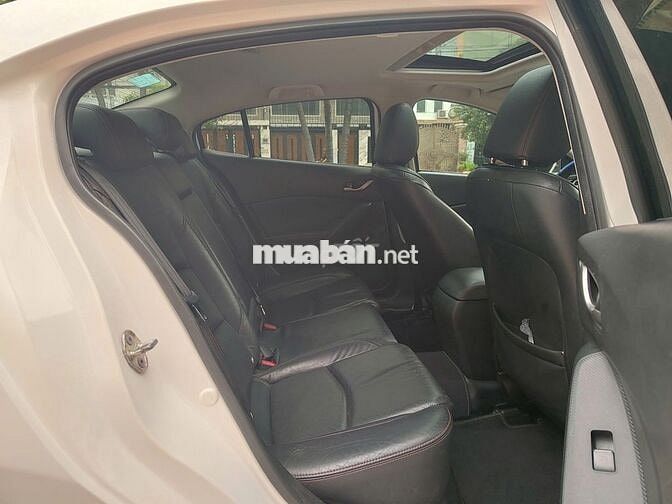Mazda 3 2016 1.5 AT Sedan - 47000 km