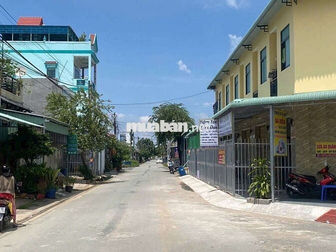 Bán dãy trọ căn góc 2 Mặt tiền đường nhựa 10m thông KDC Tân Đức