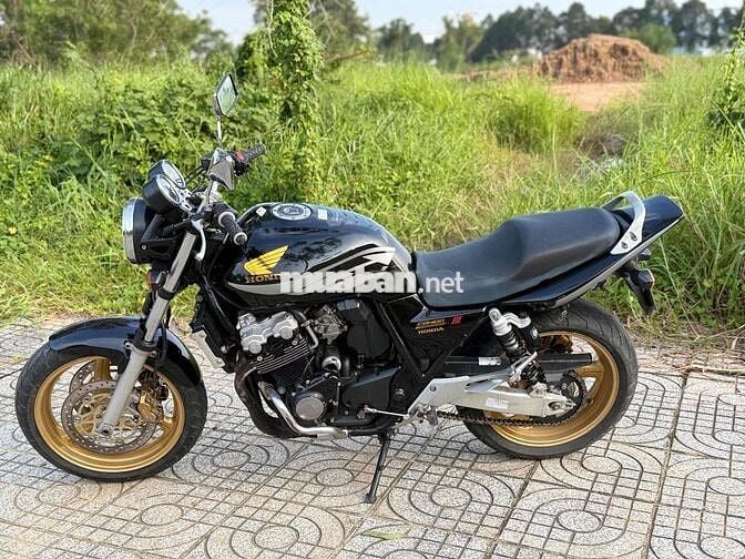 Honda CB400 Vtec 3
