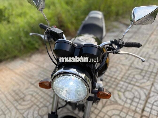 Honda CB400 Vtec 3