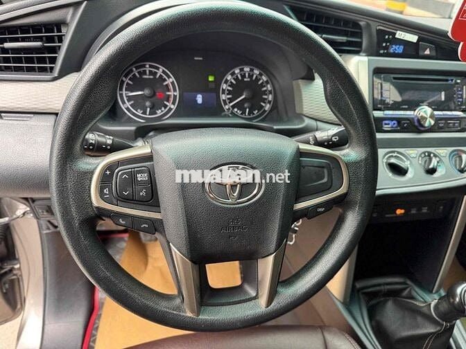 Cần bán Innova sàn 2018 - chất xe đẹp khách đi kỹ