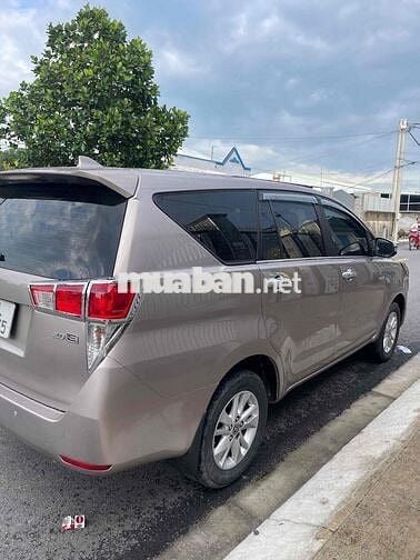 Toyota Innova 2019 2.0E - 100000 km