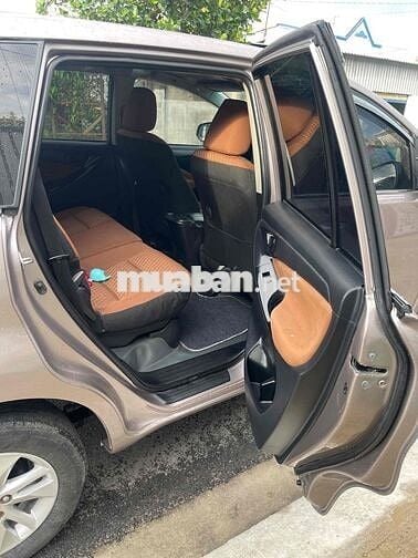 Toyota Innova 2019 2.0E - 100000 km