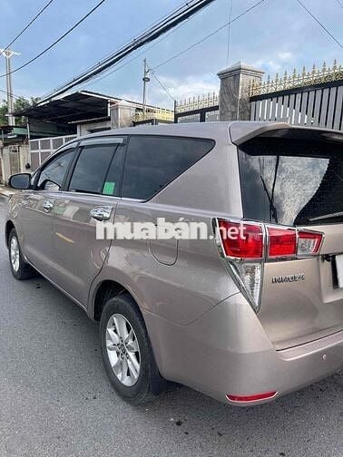 Toyota Innova 2019 2.0E - 100000 km