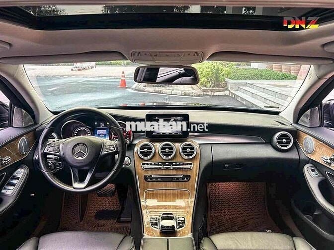 Mercedes Benz GLC 2018 250 4MATIC - Màu Đen