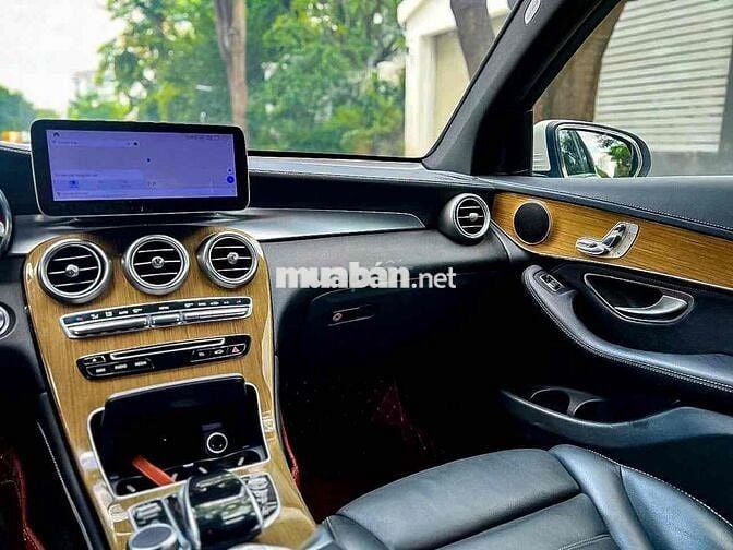 Mercedes Benz GLC 2018 250 4Matic - Màu Trắng