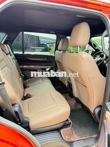 Everest 2023 Titanium AT 4x4 nội thất nâu hiếm.