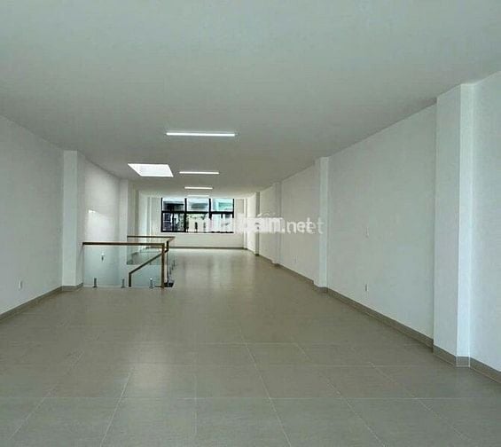 CHO THUÊ MẶT TIỀN CỘNG HÒA P4 Q.TÂN BÌNH 6x30 3 TẦNG GIÁ 90 TRIỆU