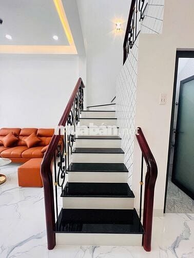 Nhà cách ĐH89 chỉ 20m hẻm xe hơi 7C, gần quảng trường cách Ql50 80m