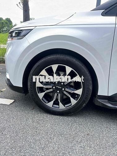 Kia Carnival 2024 Signature 2.2D - 26000 km
