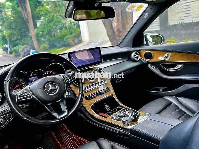 Mercedes Benz GLC 2018 250 4Matic - Màu Trắng