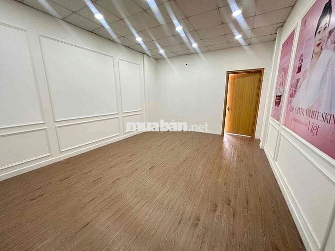 Cho thuê nhà mặt tiền 2 lầu mới rộng 100m2 ngay đường CMT8
