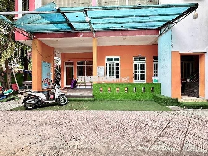 BÁN 500M2 ĐẤT ĐẸP TRUNG TÂM HCM, TẶNG NHÀ TÒA NHÀ 4TẦNG SÁT MẶT TIỀN