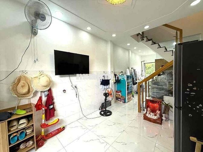 Bán nhà đường thống nhất phường 15 gò vấp 2pn 2 wc