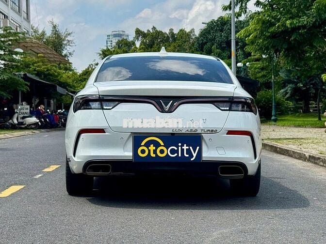 VinFast Lux A Plus 2022 - Màu trắng - 4v6km