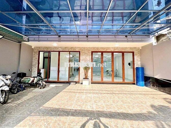 Siêu phẩm mb 200m2 có pccc nhà mới ngay mặt tiền đường Đồng Đen