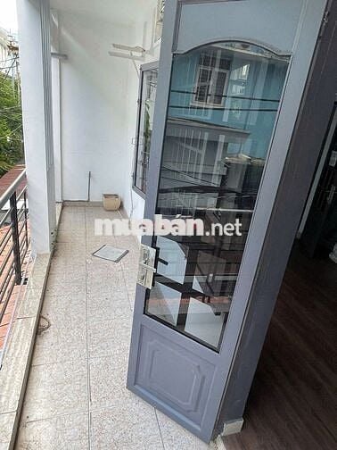 Cho thuê nhà Hẻm Xe Hơi Lê Văn Sỹ 6x10 Quận 3