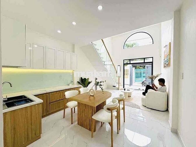 NHÀ 2 TẦNG ĐÚC MỚI TINH 64M2 HXH THÔNG. GẦN TRƯỜNG HỌC VÕ TRƯỜNG TOẢN