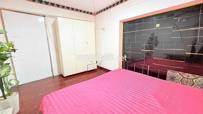 CHO THUÊ CHDV 3PN FULL TIỆN NGHI THANG MÁY- BẢO VỆ. NGAY NGUYỄN TRÃI