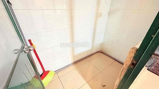 CHO THUÊ CHDV 3PN FULL TIỆN NGHI THANG MÁY- BẢO VỆ. NGAY NGUYỄN TRÃI