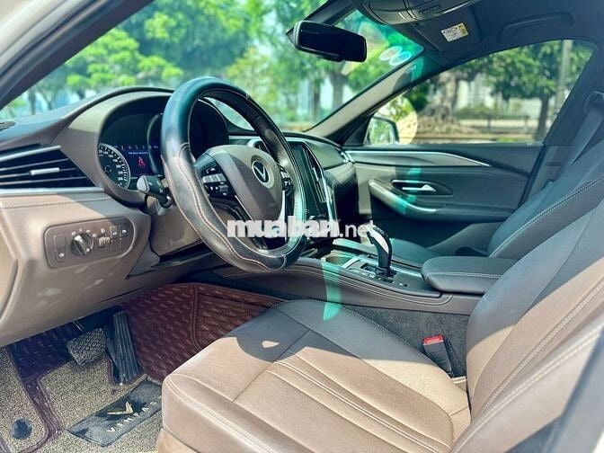 VinFast Lux A Plus 2022 - Màu trắng - 4v6km