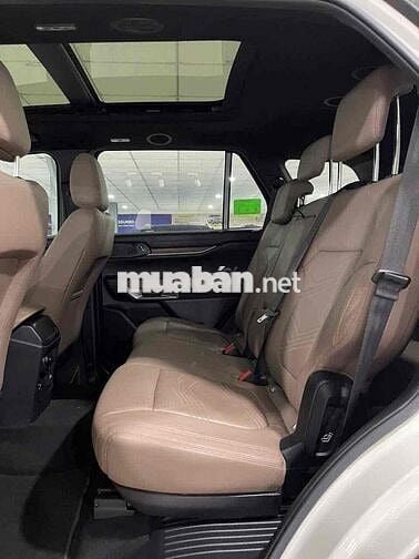 Ford Everest Titanium 2023 lướt đẹp - 11.000 km