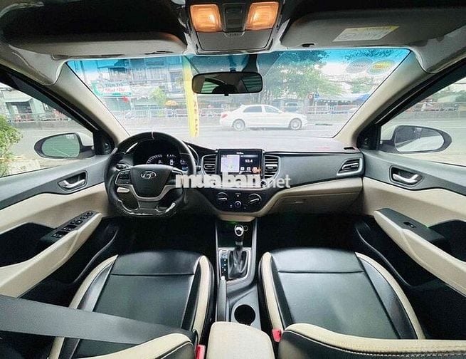 Hyundai Accent 2023 1.4 AT - 44000 km