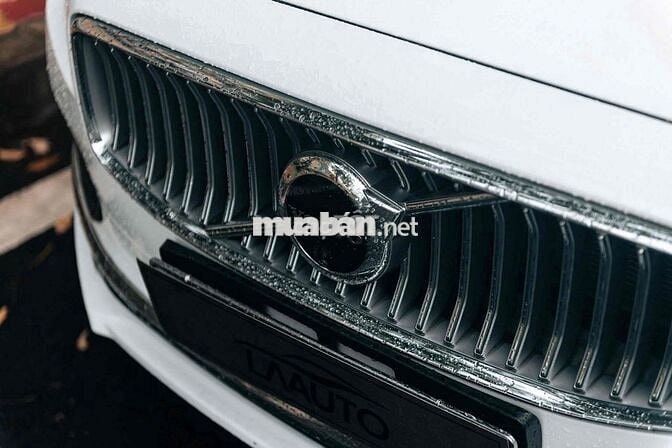 VOLVO S90 T8 2024 odo 3000km