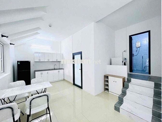 PHÒNG ĐẸP BAN CÔNG TÁCH BẾP GẦN VINCOM PHAN VĂN TRỊ