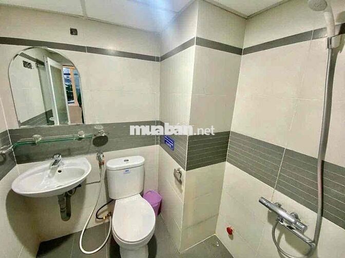 Cho thuê Duplex cửa sổ lớn + trung tâm quận 7
