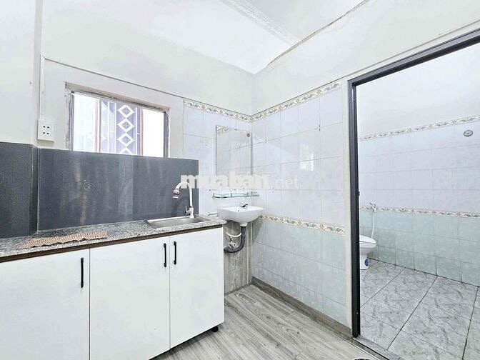 CHÍNH CHỦ STUDIO TÁCH BẾP, DIỆN TÍCH RỘNG THOÁNG, VỊ TRÍ TRUNG TÂM