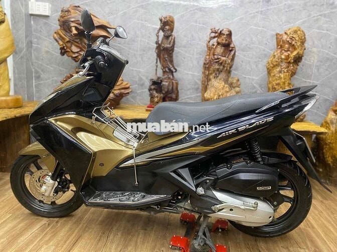 👉Airblade 125Fi dàn áo liền lạc, máy êm ru