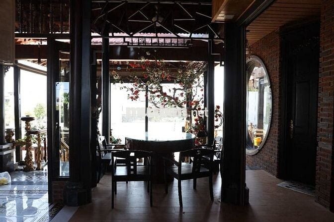 CHO THUÊ BIỆT THỰ GỖ CÓ HỒ BƠI- KHÔNG GIAN THIỀN AN YÊN GẦN SÔNG