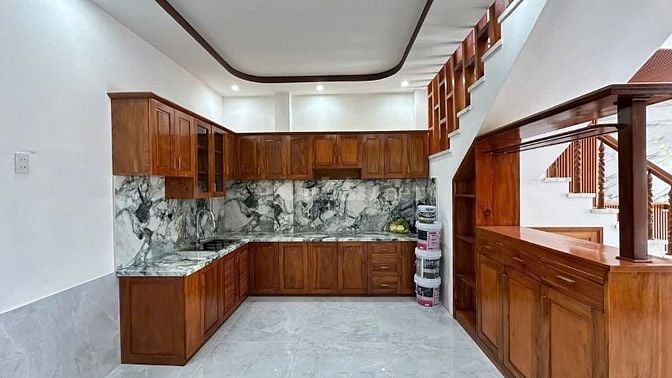 Bán gấp nhà-DT62m2-3TẦNG-3PN-đ nhựa 13m-vĩnh hoà-Nha Trang-Chỉ 5ty5