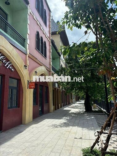 Shophouse VinWonders Phú Quốc, 2 mặt tiền, DT 128,7m², 1 trệt 2 lầu