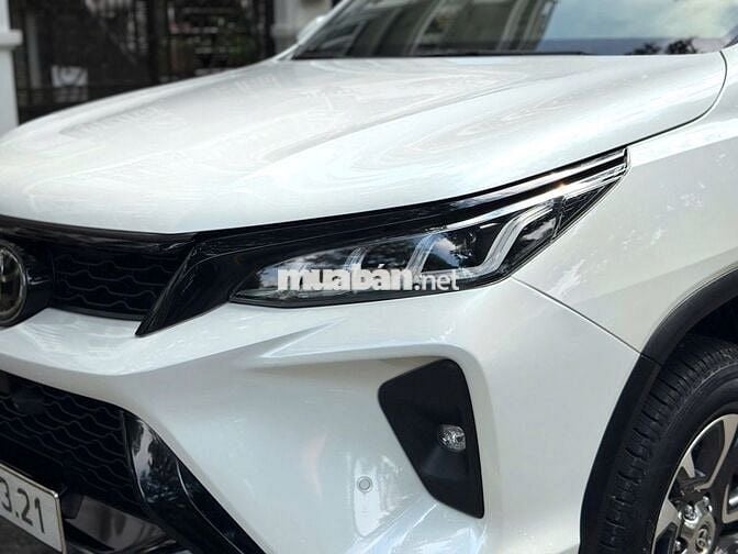 Toyota Fortuner Legender 2.8L AT 4x4 Model 2023