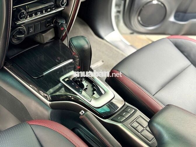 Toyota Fortuner Legender 2.8L AT 4x4 Model 2023