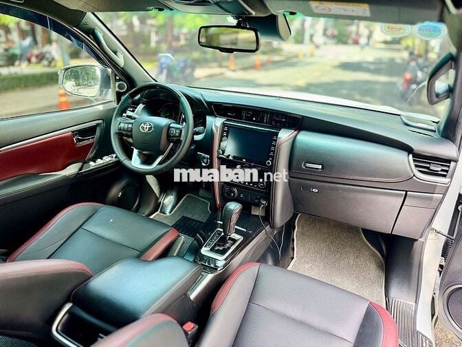 Toyota Fortuner Legender 2.8L AT 4x4 Model 2023