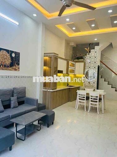 Bán nhà hẻm5m 4x11 .2 taầng 2pn 2tolet sổ vuôn đẹp sát mặt tiền  lớn