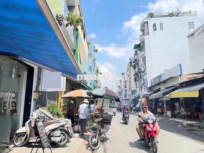 Góc 2 Mặt Tiền Ngay Chợ Phạm Văn Hai đường Ngô Thị Thu Minh
