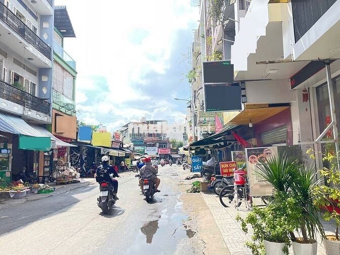 Góc 2 Mặt Tiền Ngay Chợ Phạm Văn Hai đường Ngô Thị Thu Minh