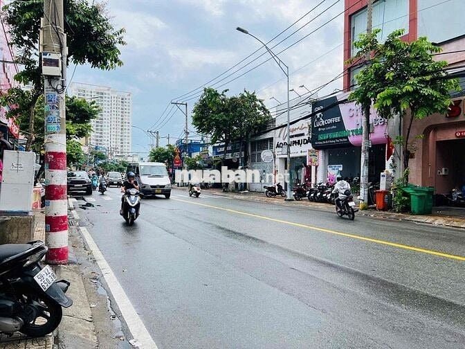 Cho thuê toà nhà 1250m2 ngay Đặng Văn Bi- Toà nhà mới- Tuyến Bus Metro