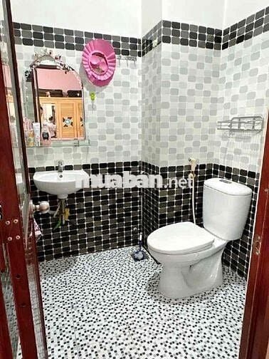 💥💥💥NHÀ RẤT ĐẸP-GIÁ TỐT: 64m2, đường 8m rộng, ko qh, ko lg, shr chỉ 5ty