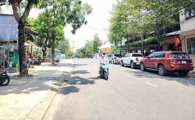 Bán nhà 3 lầu mặt tiền đường KDC Biconsi Dĩ An