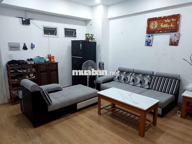 Cần bán căn hộ 2 phòng ngủ, nội thất cao cấp