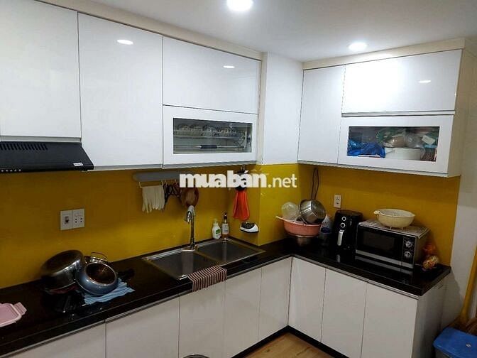 Cần bán căn hộ 2 phòng ngủ, nội thất cao cấp