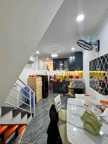Cho thuê nhà nguyên căn hẻm Nguyễn Văn Quỳ quận 7