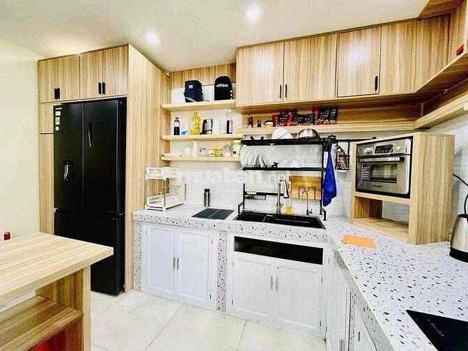 Sang Nhượng mặt bằng Kinh doanh 3x11m mặt tiền Trường Sa Bình Thạnh