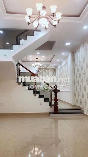 NHÀ NGUYÊN CĂN MẶT TIỀN ĐƯỜNG 2 LẦU 4PN SÂN ĐẬU OTO NGAY VẠN PHÚC HBP